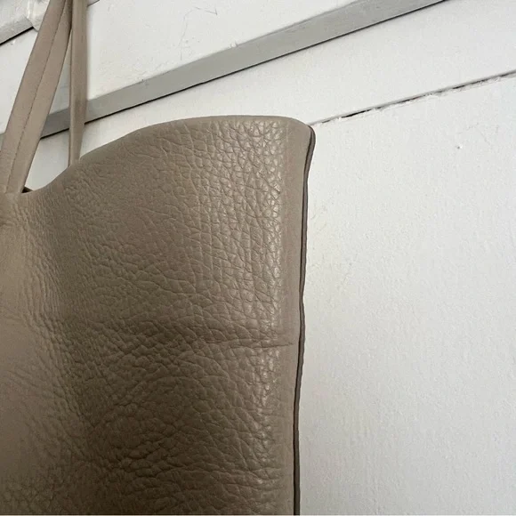 Cuyana Classic Easy Tote - Beige